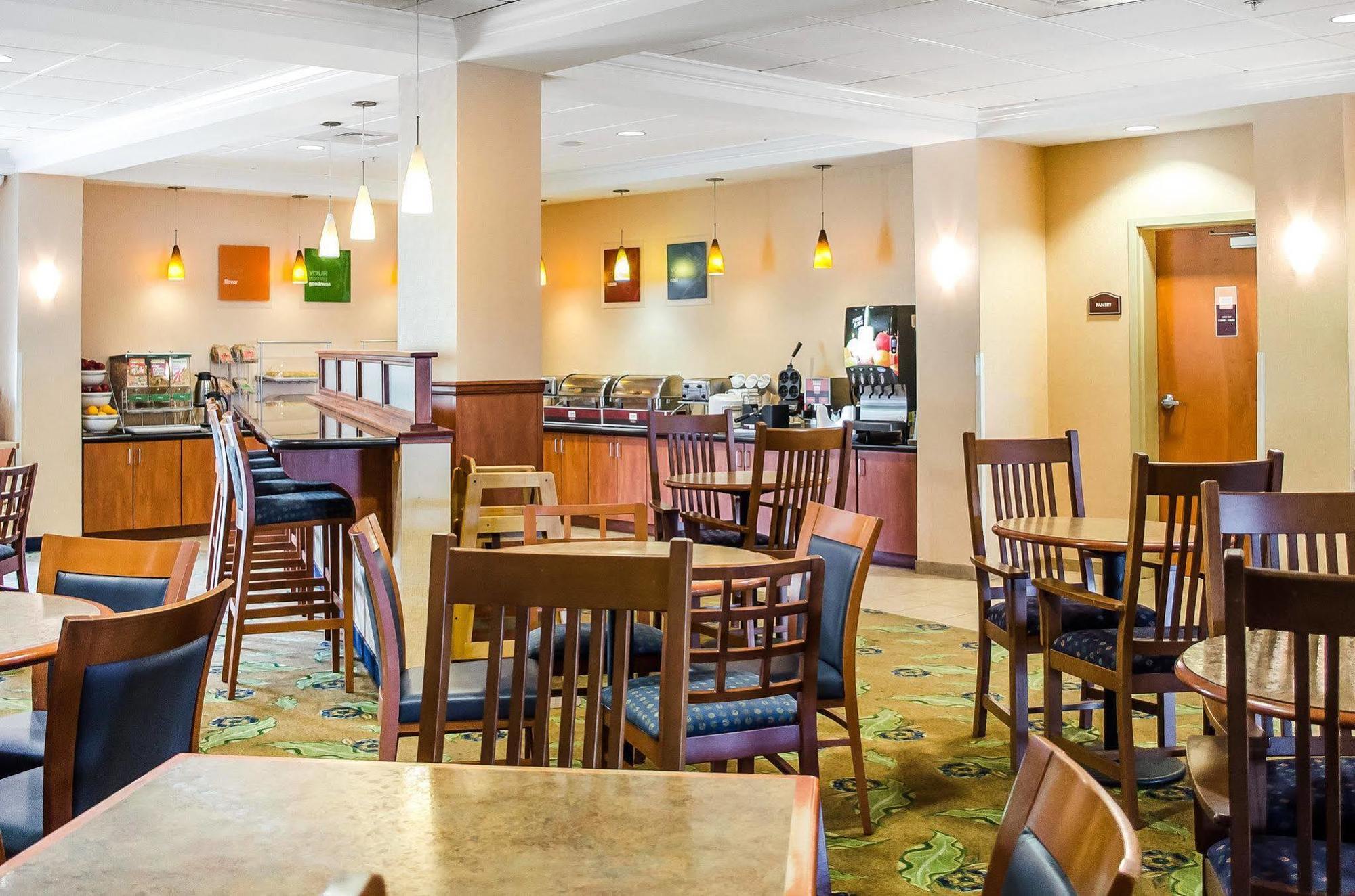 Comfort Suites Lancaster Amish Country Smoketown  Buitenkant foto